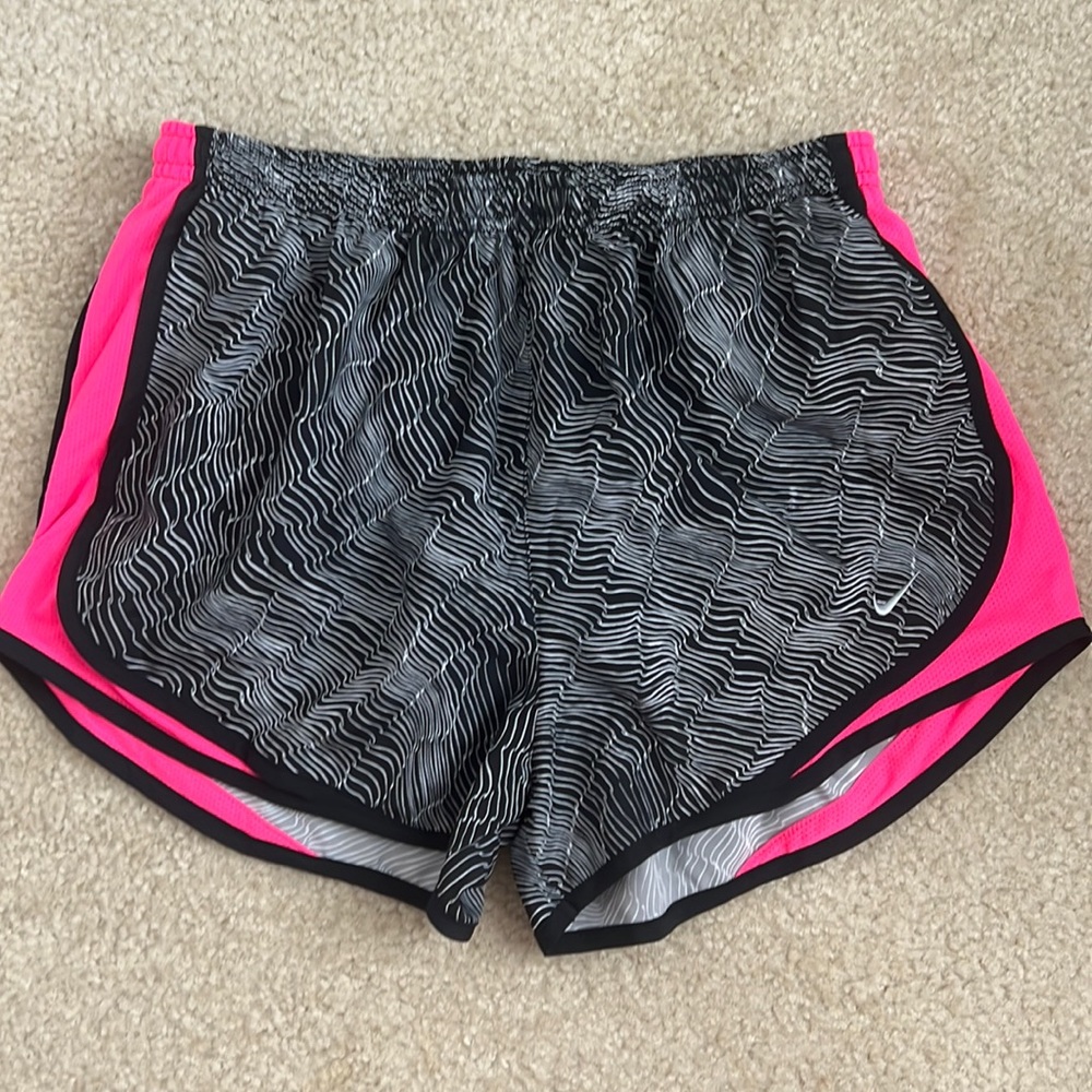NWT Nike Dri-fit Tempo black printed athletic running shorts size M